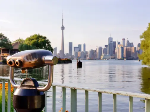 toronto-binoculars-sightseeing.jpg