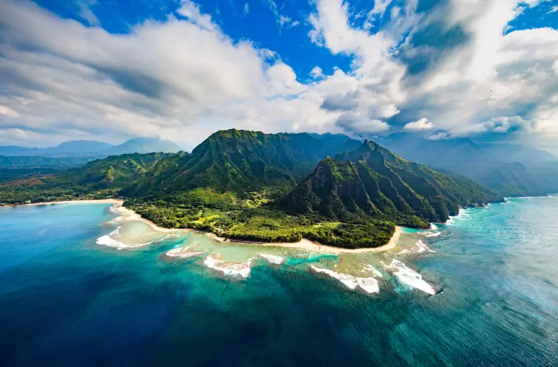 istock-937940104_na-pali-coast_kauai_hawaii.jpg